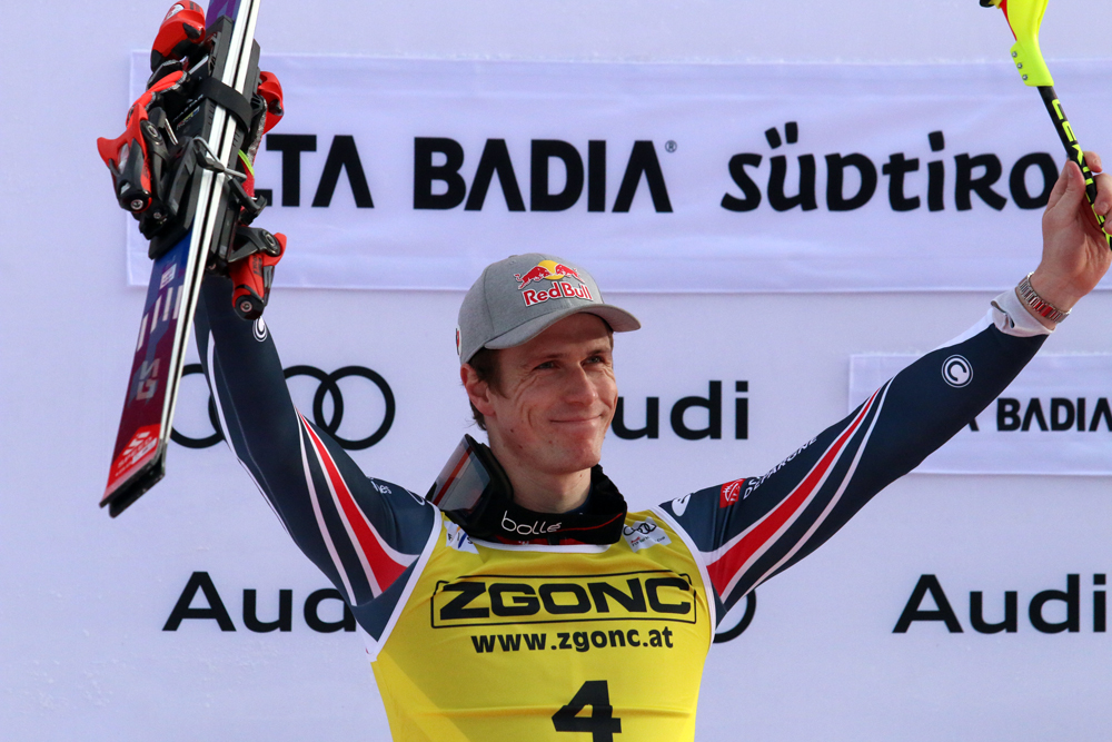 ����� ����