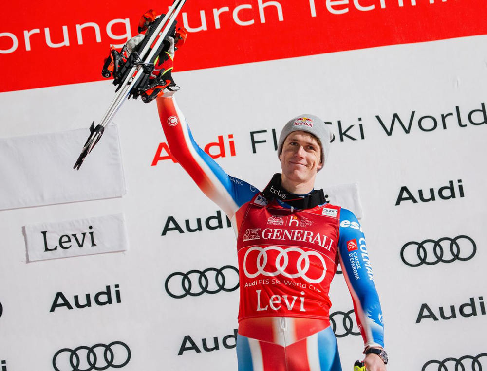 ����� ����