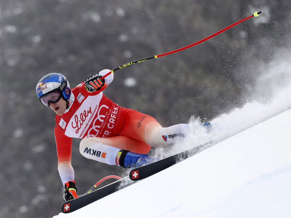 ����� ����