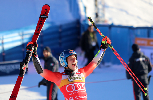 ����� ����