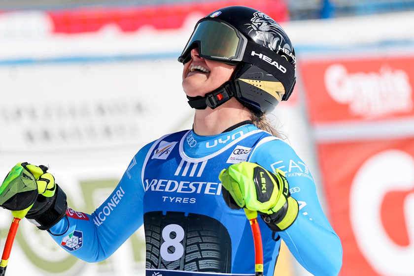 ����� ����