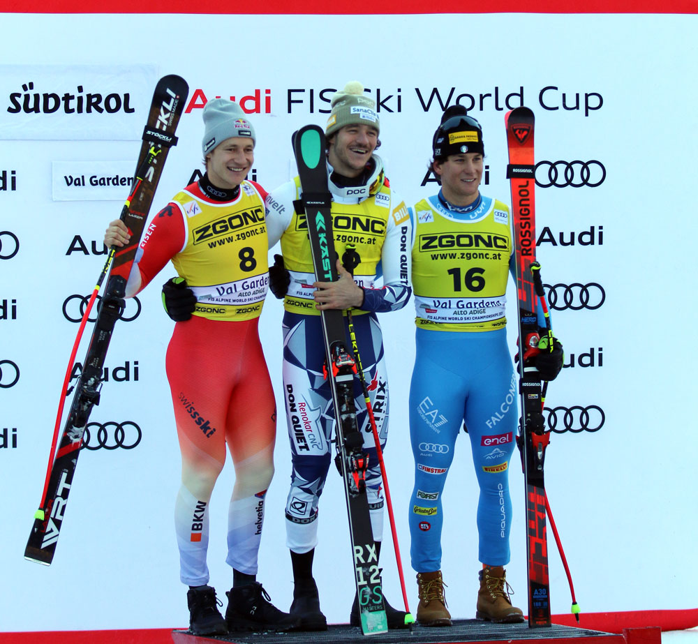 ����� ����