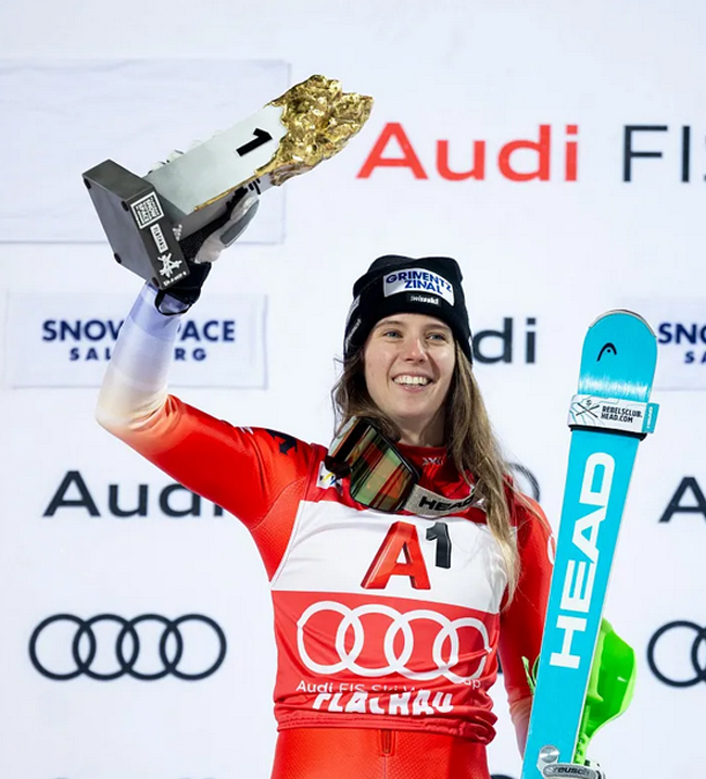 ����� ����