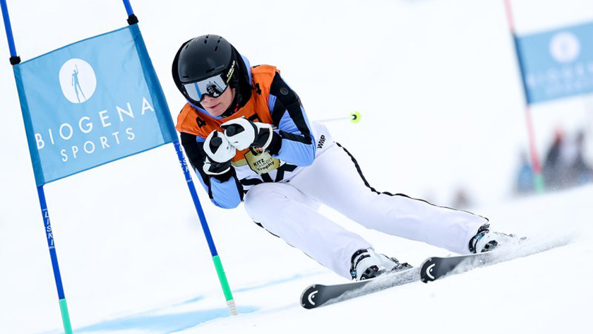 ����� ����