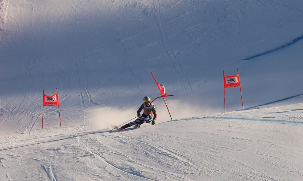 ����� ����