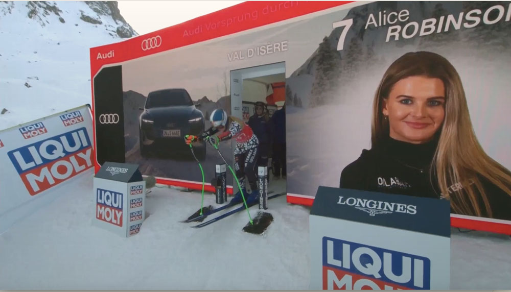 ����� ����