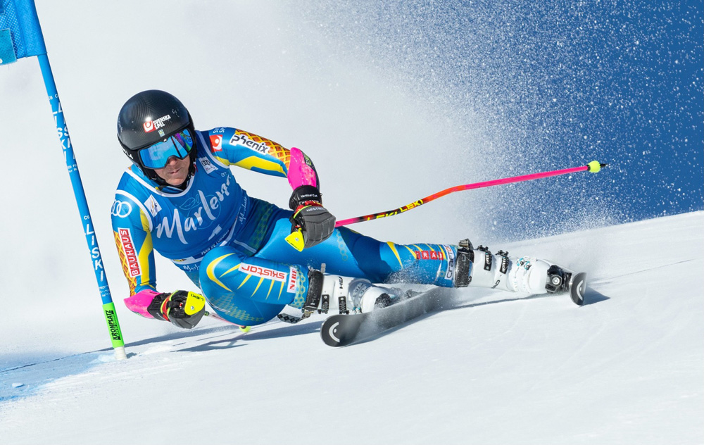 ����� ����