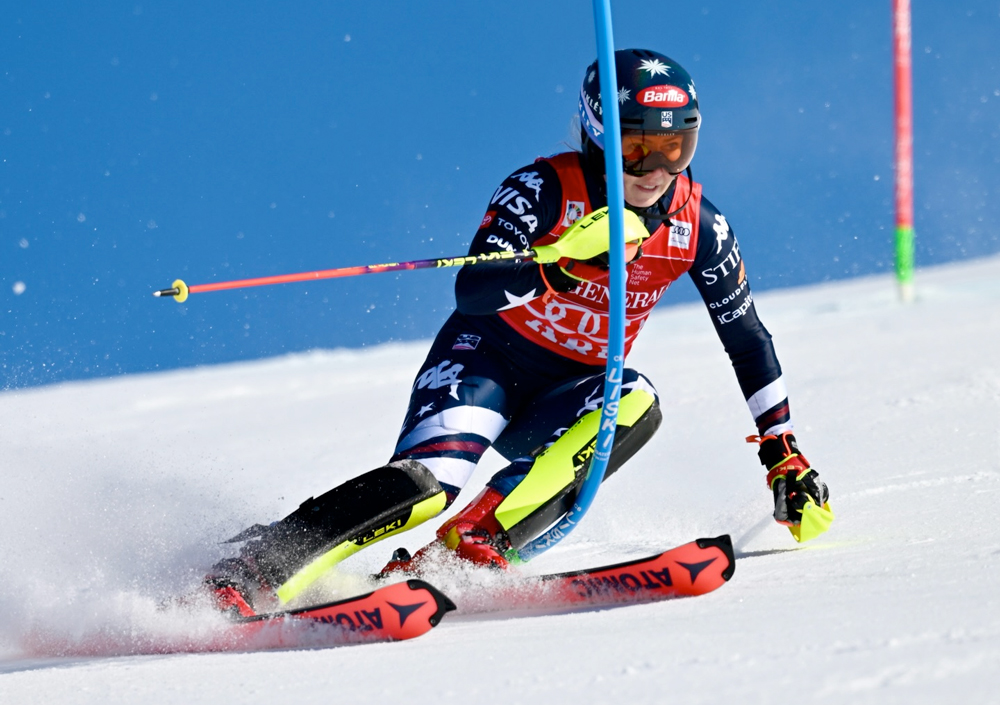 ����� ����