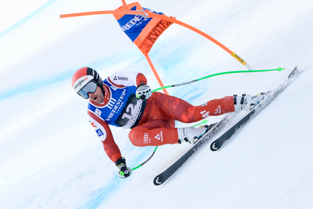 ����� ����