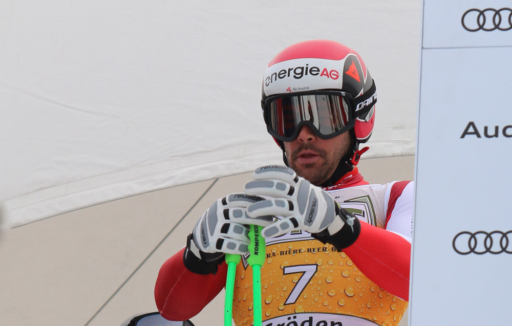 ����� ����