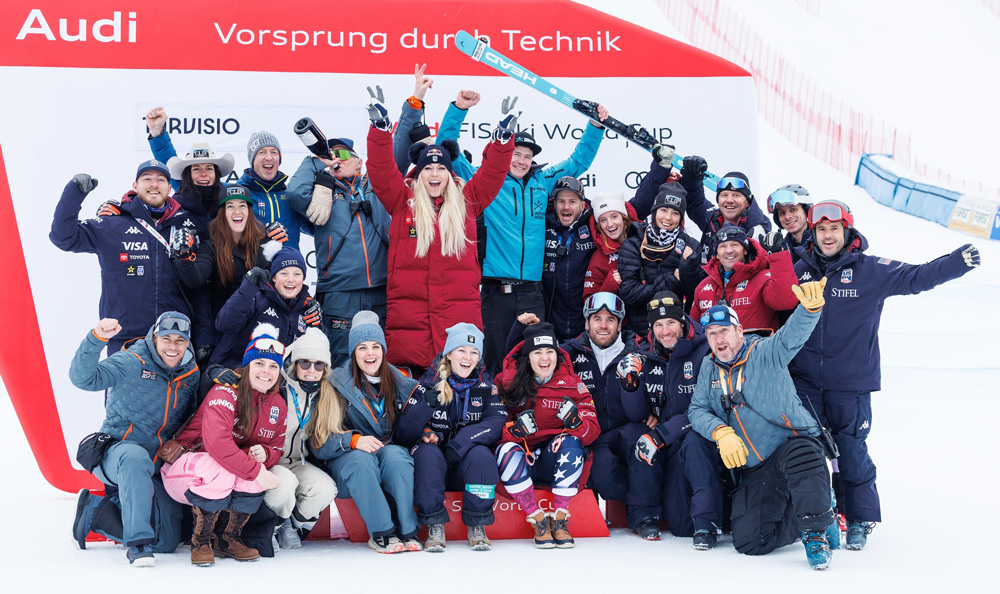 ����� ����