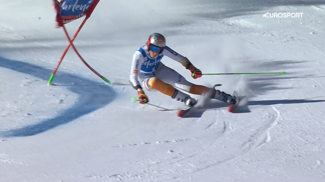 ����� ����